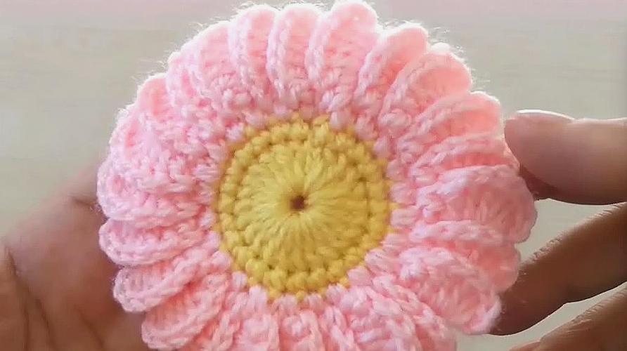 8「时尚针织」钩针编织美美的花朵  14:08  来源:好看视频-「时尚针织