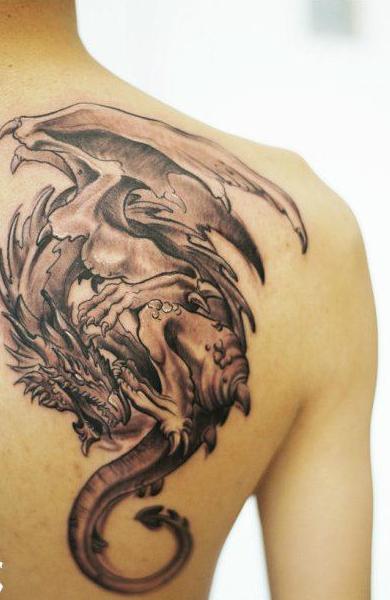 男性后肩背经典超酷的黑白欧美龙刺青作品 - 纹身秀