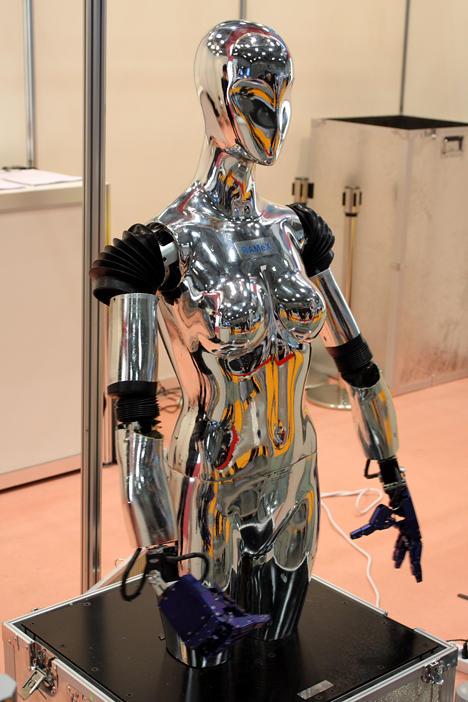 组图:日本最惊艳的10台机器人 你愿与它约会吗?