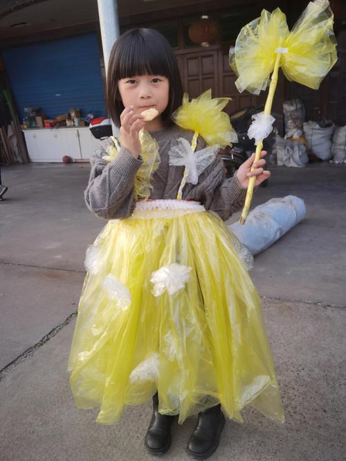 幼儿园环保手工垃圾袋裙
