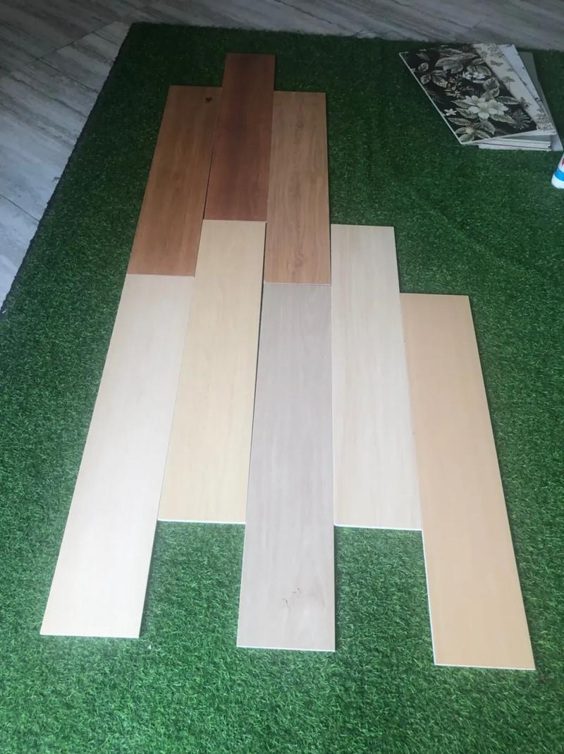 木纹砖的十三种常用铺贴方式,排版方法.今天先说7种客厅木地板 - 抖音
