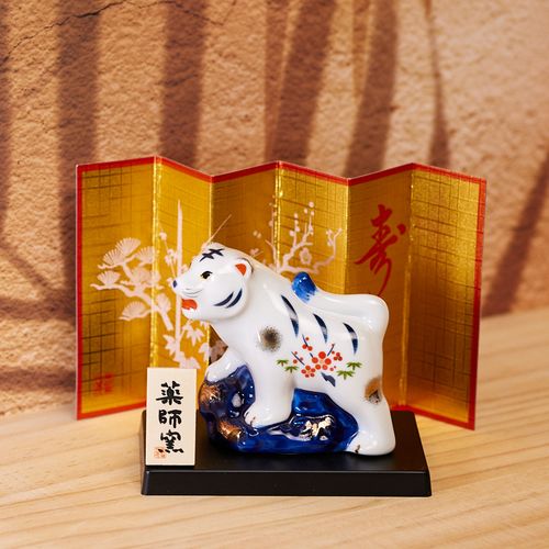 日本药师窑手工老虎陶瓷桌面摆件家居玄关装日式摆设动物吉祥礼物