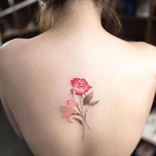 纹身图案花朵清新却靓丽多彩的花朵纹身图案