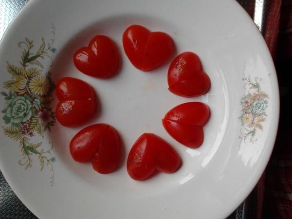 forever____熙辰做的在10秒内把小西红柿切成心形