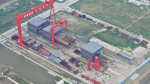 卫星图显示,江南船厂有新变化,003航母分段从船台