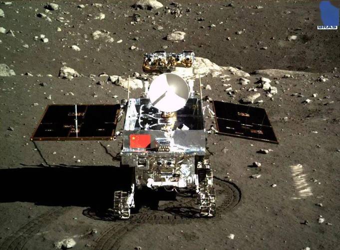 如今,嫦娥是中国探月工程之名,玉兔是我们对月球车的爱称,广寒宫是