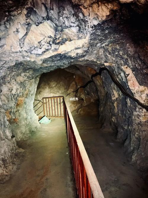 北京废弃景区洞穴探险