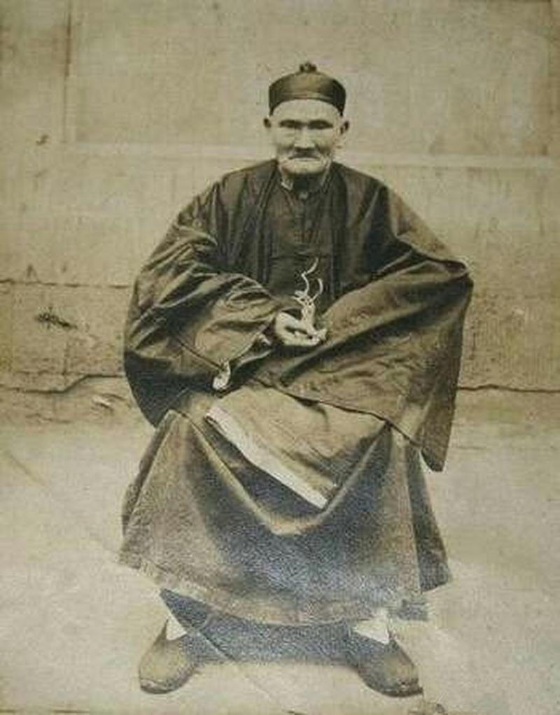李庆远,又名李清云,生于康熙十六年(1677年),卒于民国22年(1933年),活