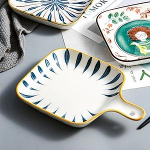 带把手的盘子创意可爱网红烤箱烘焙烤盘陶瓷家用带把的盘子有手.