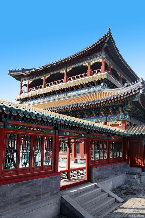 颐和园是中国著名的山水园林,以其独特的设计和丰富的历史文化底蕴而