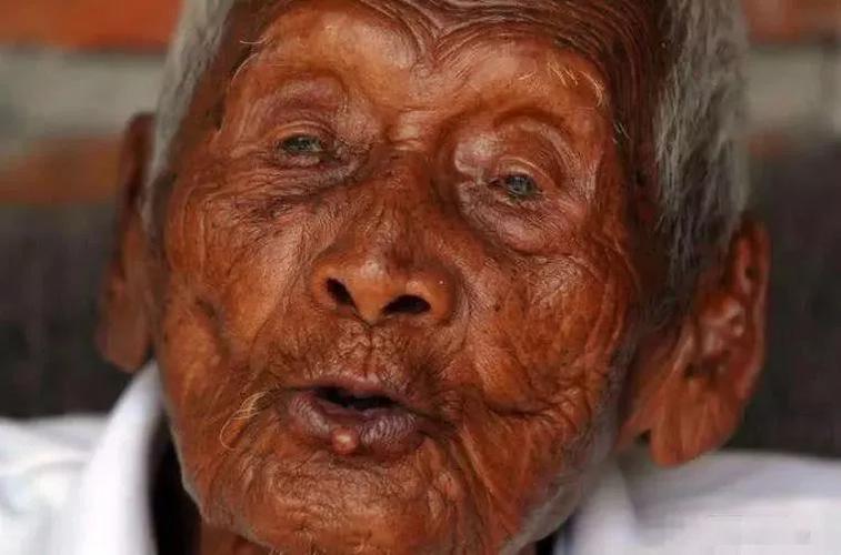 巴高索:世界最长寿老人146岁比光绪还大