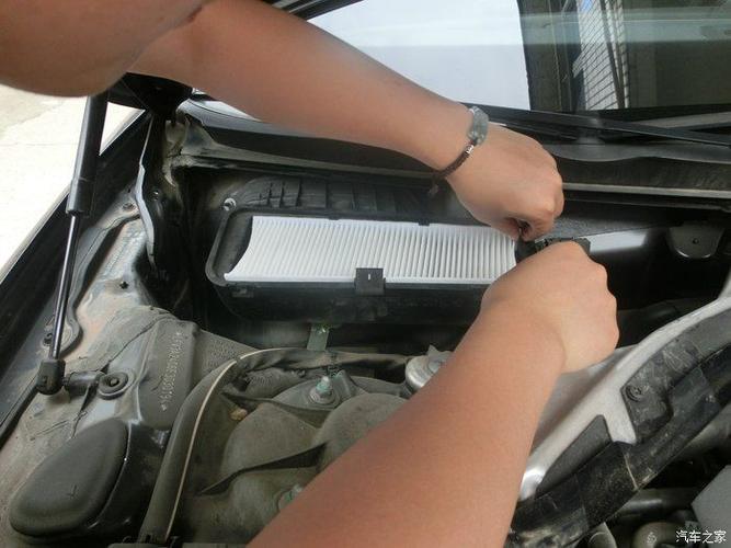 奥迪a6l更换汽车空调滤芯空气滤芯安装教程