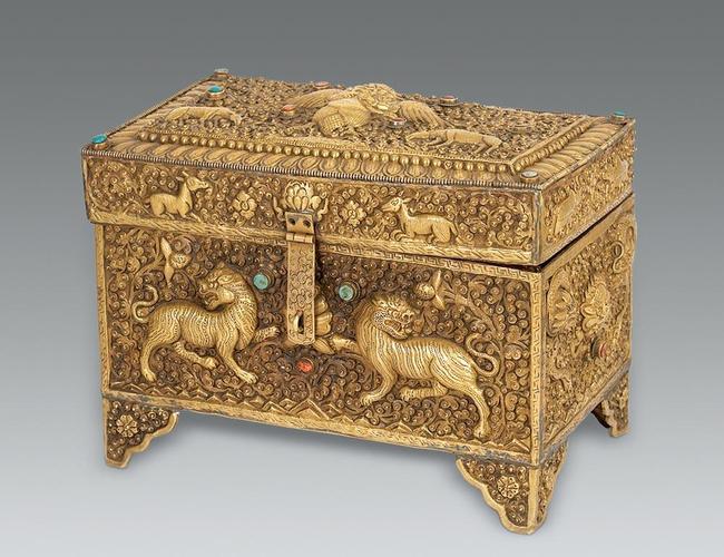 1675清铜鎏金瑞兽纹百宝箱