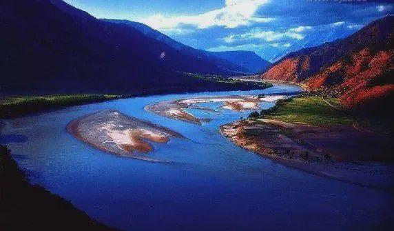 长江6397公里长江是我国第一长河,亚洲第一长河,世界第三长河,长江
