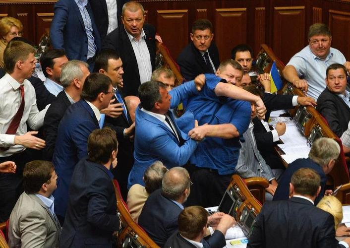 乌克兰议会再演