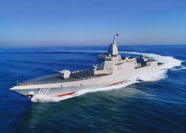 山东舰航母起火印媒报道中国航母在演习遭无人机攻击时应急处理