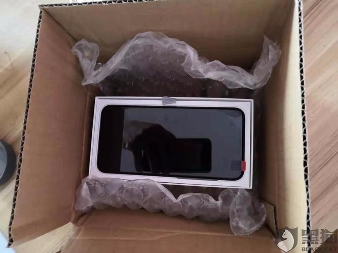黑猫投诉在拼多多平台铭兴电讯数码专卖店买了一款华为手机不给退货