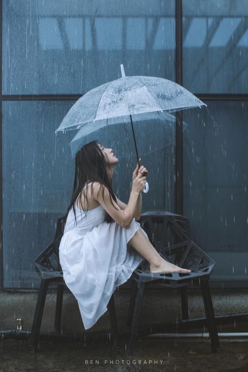 雨爱-女生湿身淋雨-竹本先生人像作品