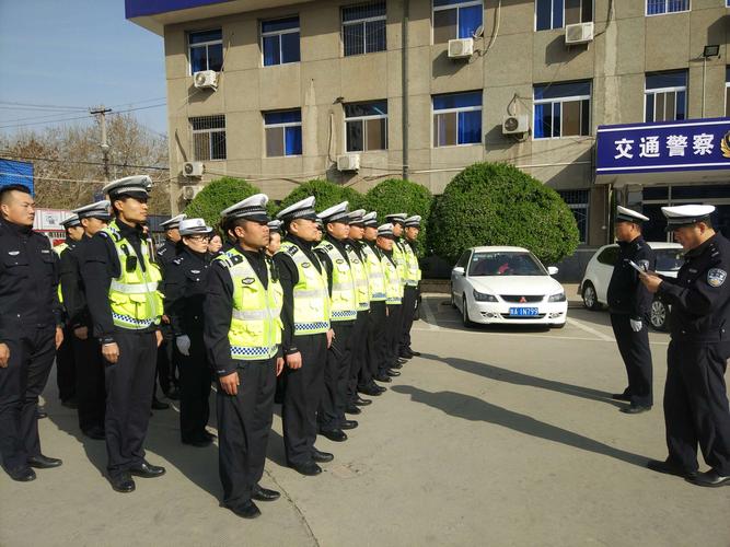 3月23日,交警大队利用周六休息时间,继续开展辖区交通秩序大整治.