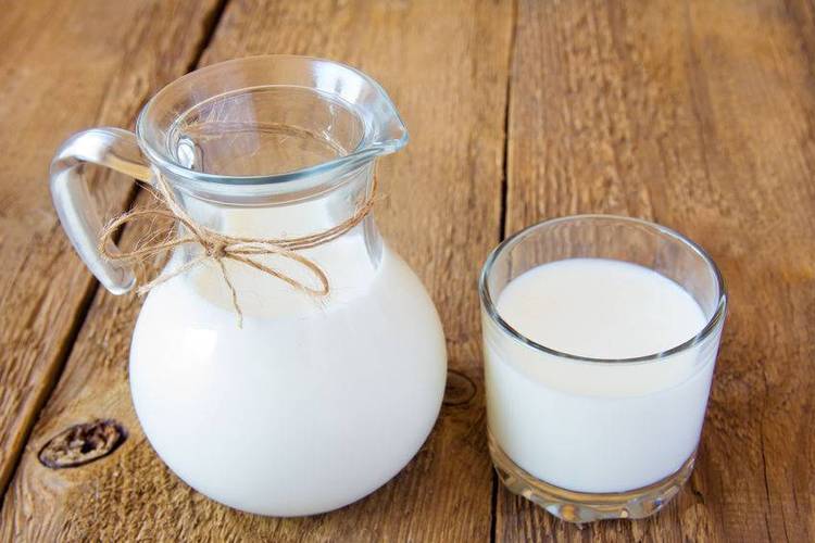 原创空腹喝牛奶伤胃提醒关于牛奶的这些误区爱喝牛奶的人要了解