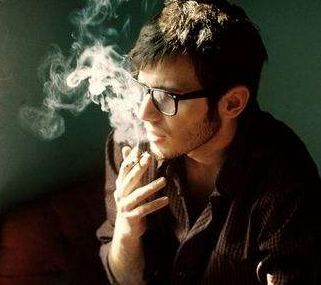 抽烟最精辟的语录 男人抽烟的说说短语
