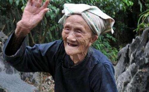 中国最长寿之人活过443岁,最后形如婴孩,只能放在篮子中抚养