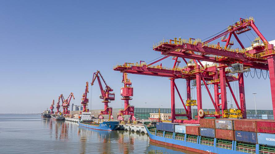 三年来,渤海湾港口集团与青岛港,日照港以及烟台港等兄弟港口交流不断