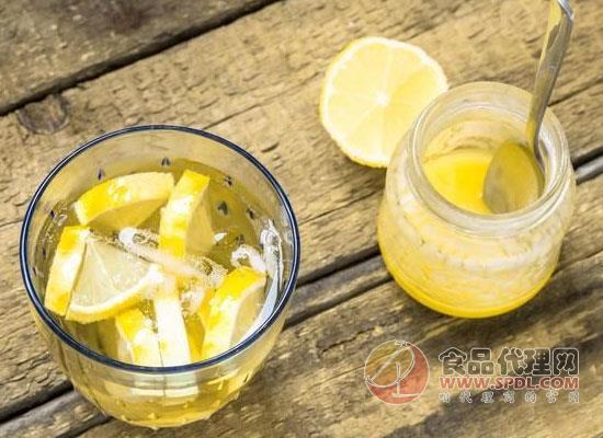 喝蜂蜜柠檬水要注意什么,有哪些禁忌-食品代理网