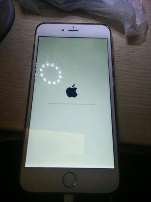 我的iphone6plus没越狱过,点了恢复出厂设置后就一直黑苹果,进度条三