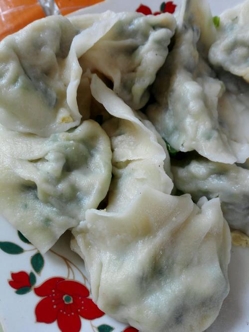 p>韭菜苔饺子是一道美食,制作材料有饺子粉,猪外脊肉,韭菜苔等. /p>