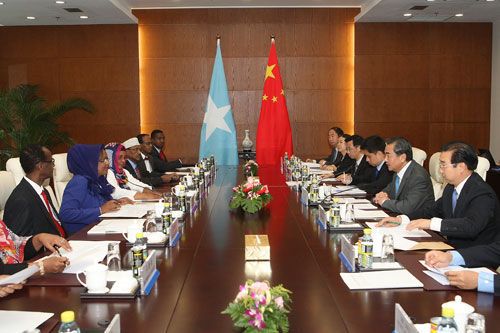 王毅表示,中索传统友谊源远流长,索马里是第一个同中国建交的东部非洲