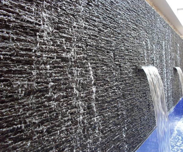 厂家批发天然流水板流水石 600*150 青石板黑色水幕墙 板岩文化石