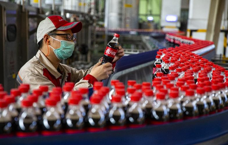 西安战疫中粮可口可乐陕西慰问疫情防控第一线