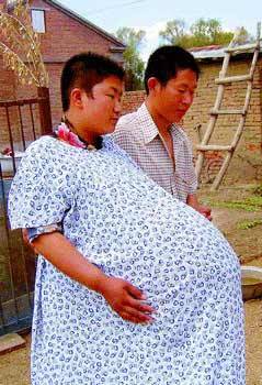 松原市宁江一女子怀孕3个月时肚子大得就像待产孕妇,去医院做检查时被