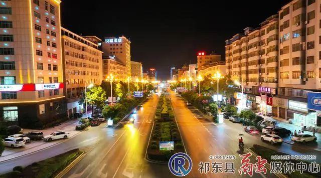 祁东县铺开城区路灯节能改造