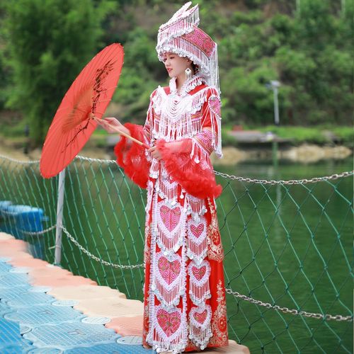 云南文山贵州苗族服装少数民族女款结婚礼服舞蹈影楼拍照长款套装
