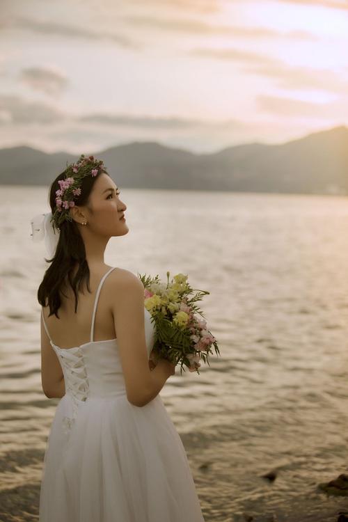 摄影师张旭的婚纱摄影作品《澄江外景》