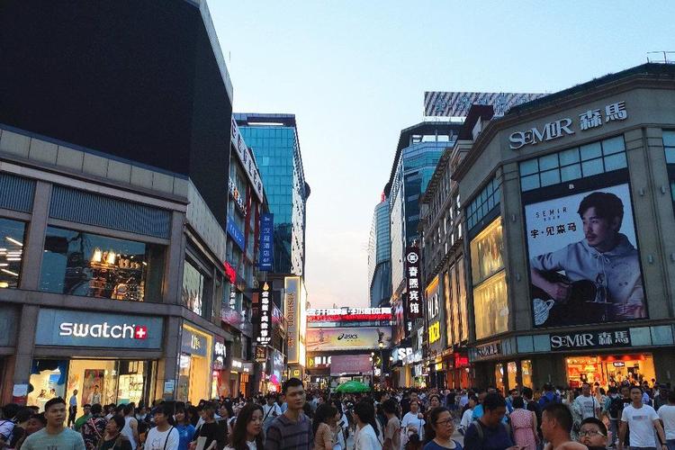 中国最繁华的8条步行街每天都挤满了游客你去过几条
