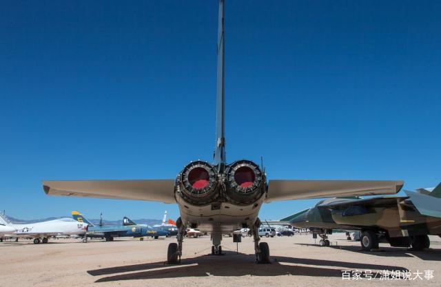 欧洲-帕那维亚 狂风系列双座双发超音速变后掠翼战斗机图片集