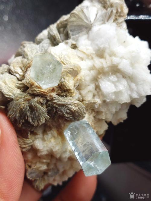 巴基斯坦海蓝宝共生云母钠长石稀有矿晶矿标摆件宝石原石