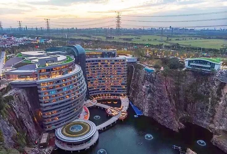 原创投入20亿建了12年上海世茂深坑酒店鬼斧神工游客直呼去不起