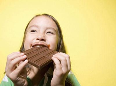 小孩吃巧克力对大脑不好吗