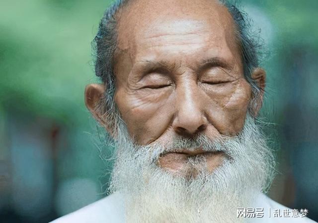 史上记载最长寿的人:靠一温泉水活到443岁,晚年在菜篮子睡觉|陈俊|阎