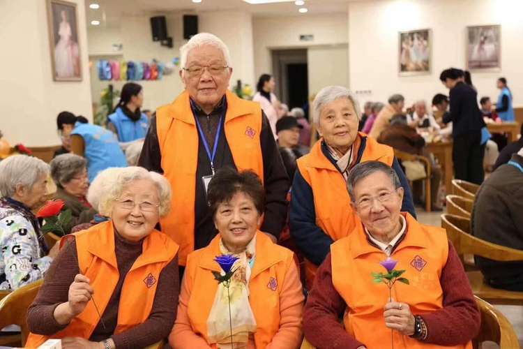 广州泰成逸园养老院的老人入住费用分为设施设备费和基本费用两个部分