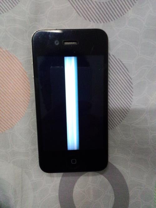 iphone4摔成黑屏一线天,懂维修的过来指点下!