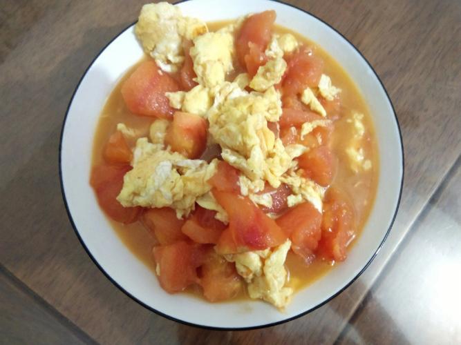西红柿炒鸡蛋放多少油