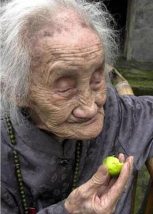 他是中国最长寿的老人,寿终443岁,致死还未结婚,听过算你厉害