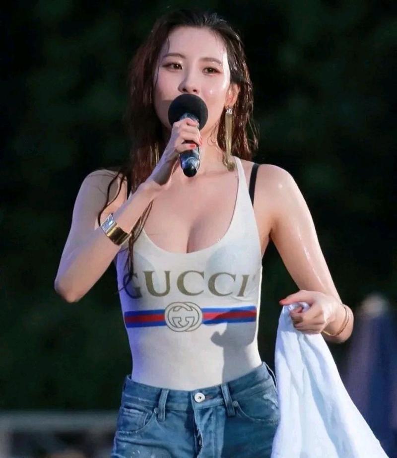 韩国唱歌女明星最近很火的