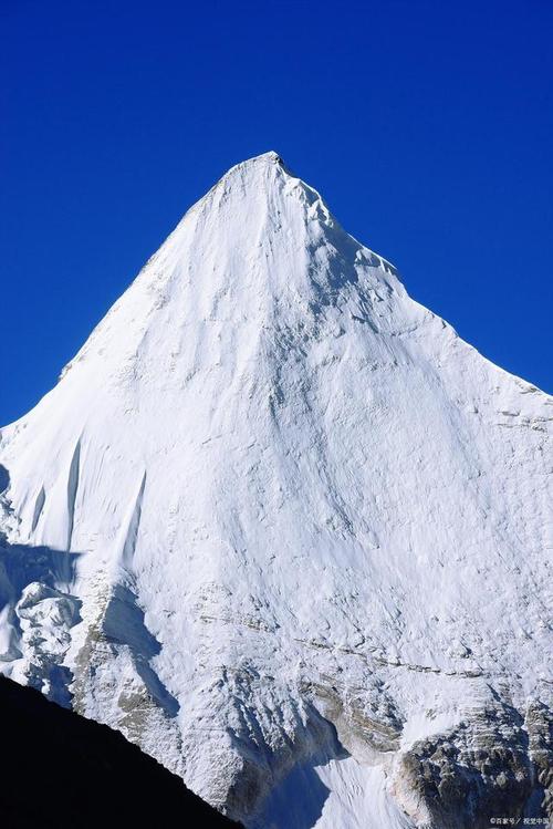 世界最高的山脉叫什么名字