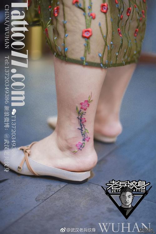 小清新花朵脚踝纹身作品